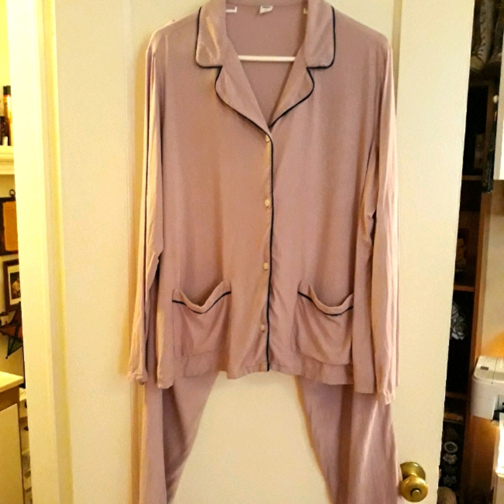 Loungewear/pajama set